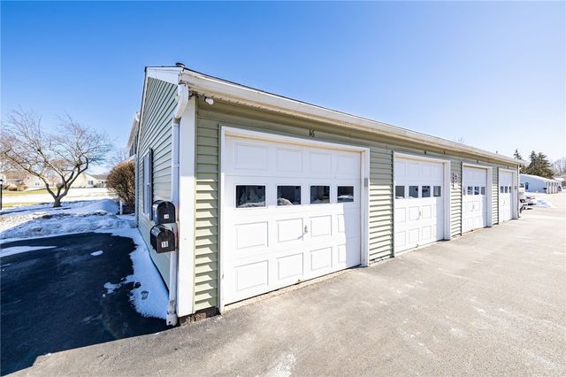 16 Springwood Drive, Webster, NY 14580