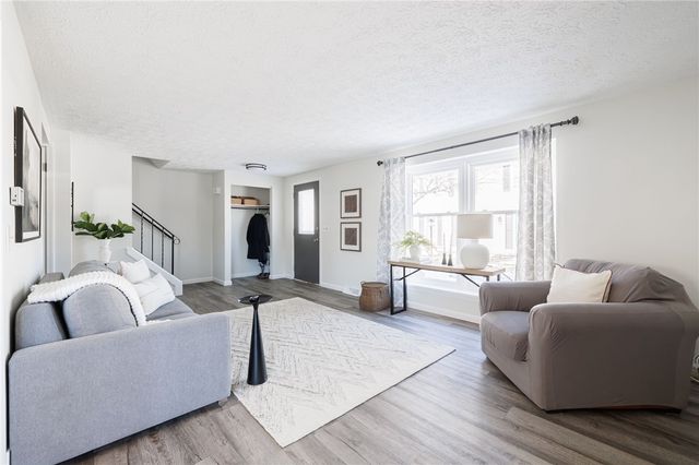 16 Springwood Drive, Webster, NY 14580