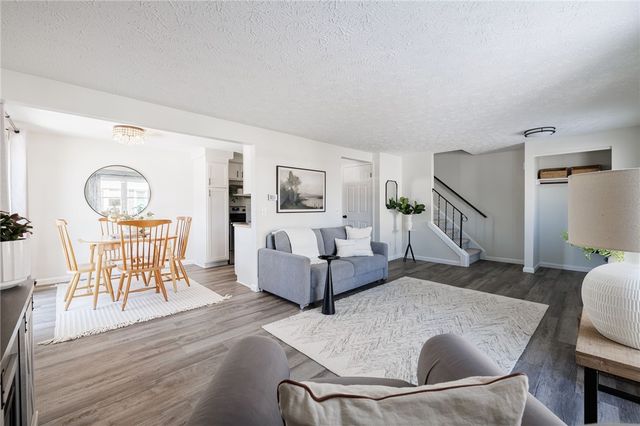 16 Springwood Drive, Webster, NY 14580