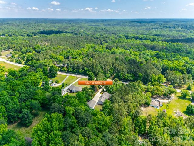 4307 Edgeland Road, Edgemoor, SC 29712