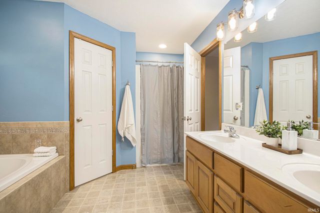 50711 Deer Run Trail, Elkhart, IN 46514