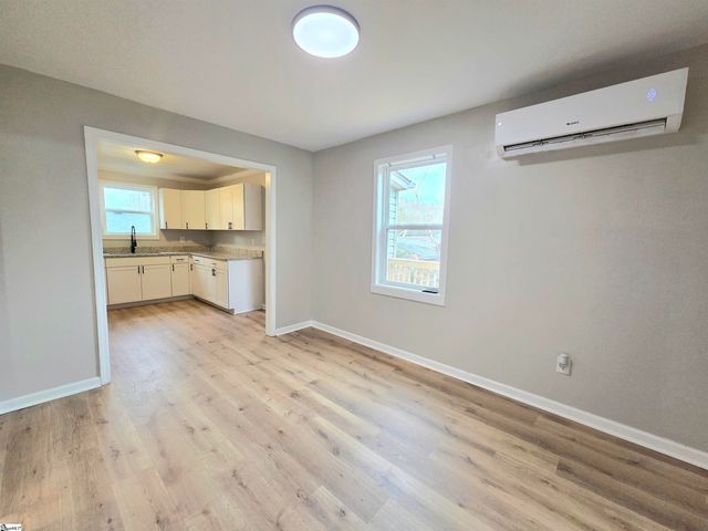 10 Oconee Avenue, Greenville, SC 29617