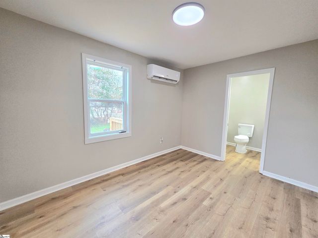 10 Oconee Avenue, Greenville, SC 29617