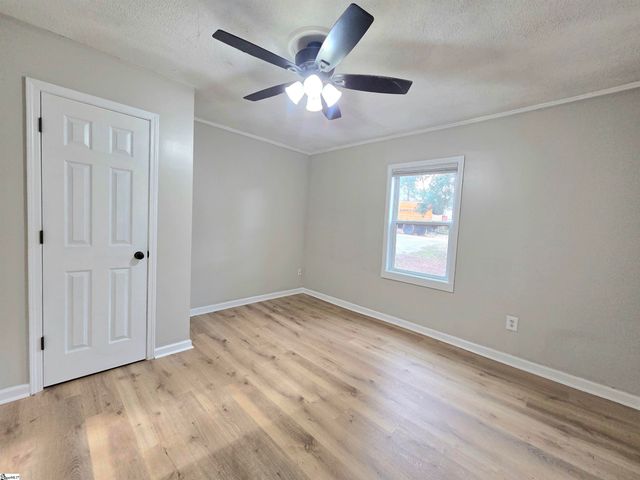 10 Oconee Avenue, Greenville, SC 29617