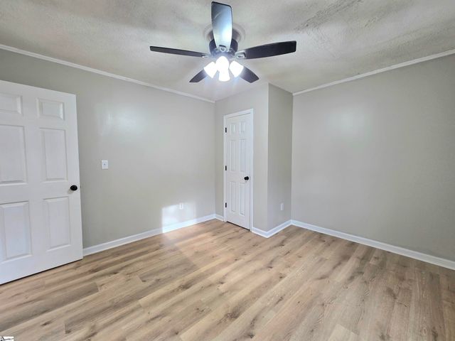 10 Oconee Avenue, Greenville, SC 29617