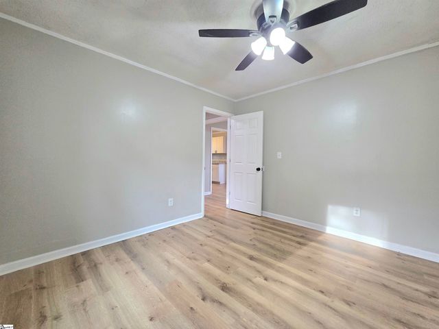 10 Oconee Avenue, Greenville, SC 29617