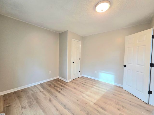 10 Oconee Avenue, Greenville, SC 29617