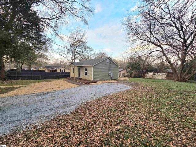 10 Oconee Avenue, Greenville, SC 29617