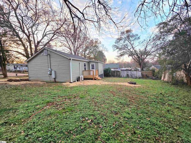 10 Oconee Avenue, Greenville, SC 29617