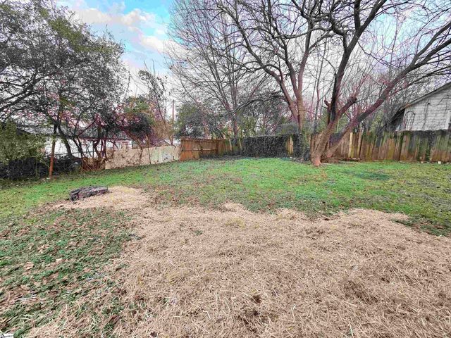 10 Oconee Avenue, Greenville, SC 29617