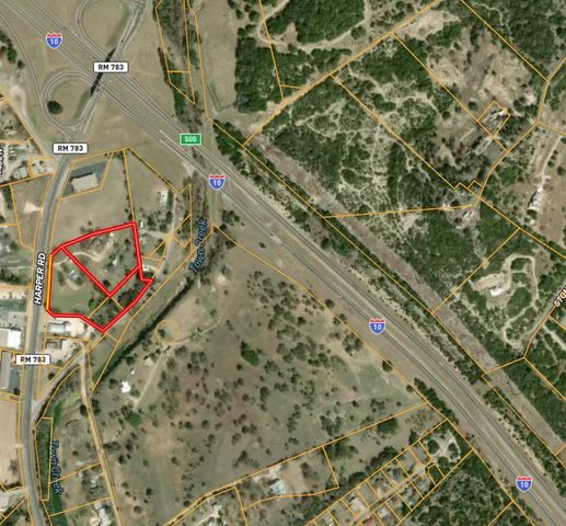 899 Harper Rd, Kerrville, TX 78028