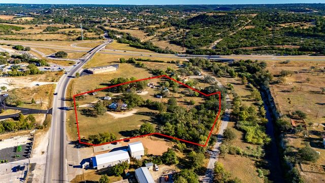 899 Harper Rd, Kerrville, TX 78028