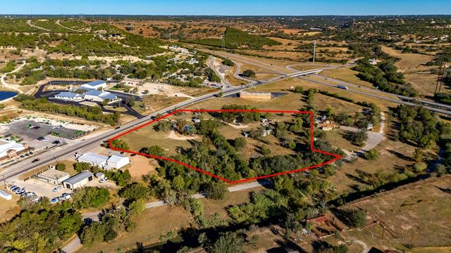899 Harper Rd, Kerrville, TX 78028