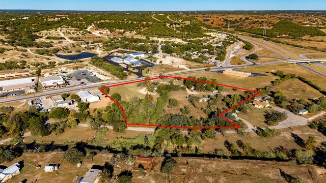 899 Harper Rd, Kerrville, TX 78028