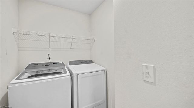 4035 Meredith Woods Lane, Winston-salem, NC 27107