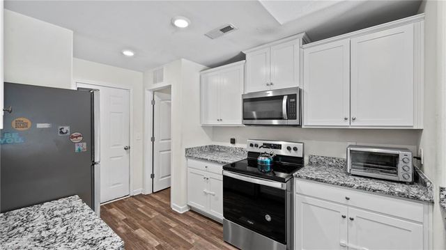 4035 Meredith Woods Lane, Winston-salem, NC 27107