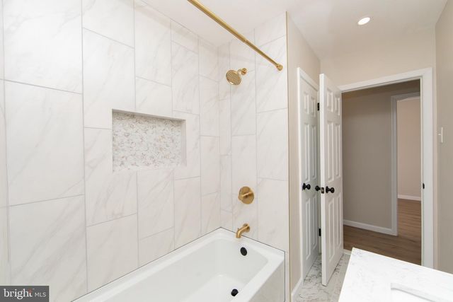 60 N OAKLAND AVE, Runnemede, NJ 08078
