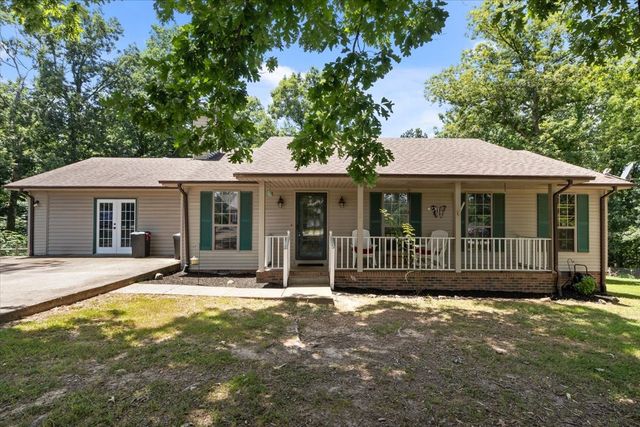 169 Oak Crest Dr, Tennessee Ridge, TN 37178