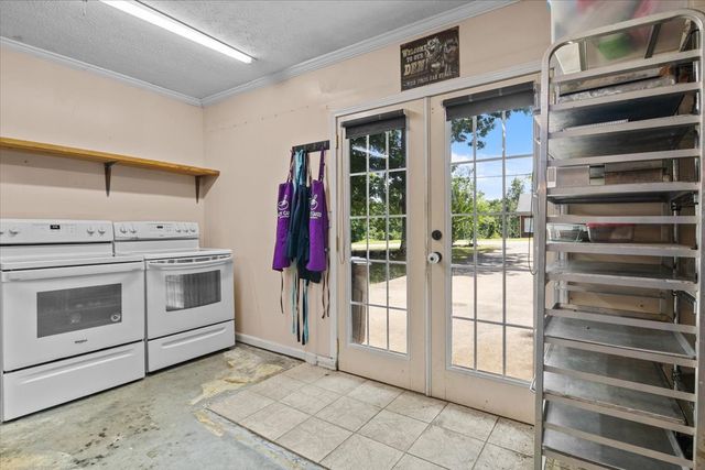 169 Oak Crest Dr, Tennessee Ridge, TN 37178