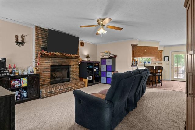169 Oak Crest Dr, Tennessee Ridge, TN 37178