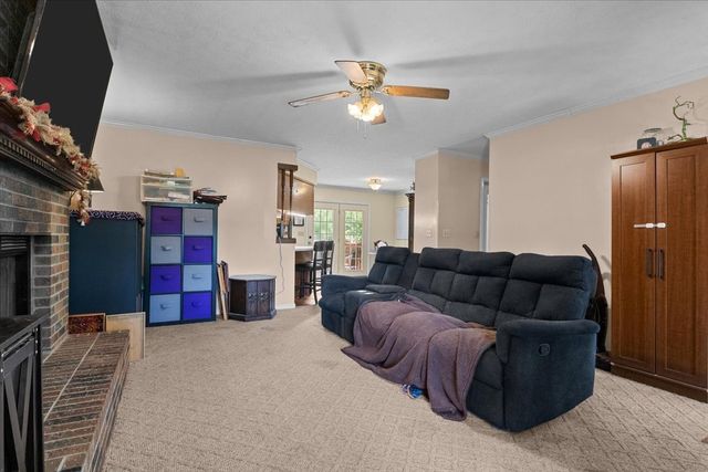 169 Oak Crest Dr, Tennessee Ridge, TN 37178