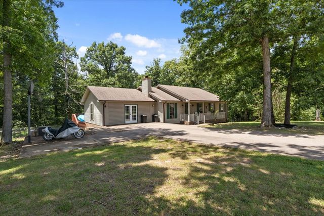 169 Oak Crest Dr, Tennessee Ridge, TN 37178