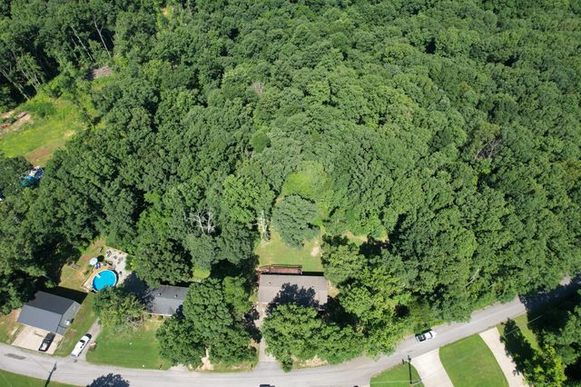 169 Oak Crest Dr, Tennessee Ridge, TN 37178