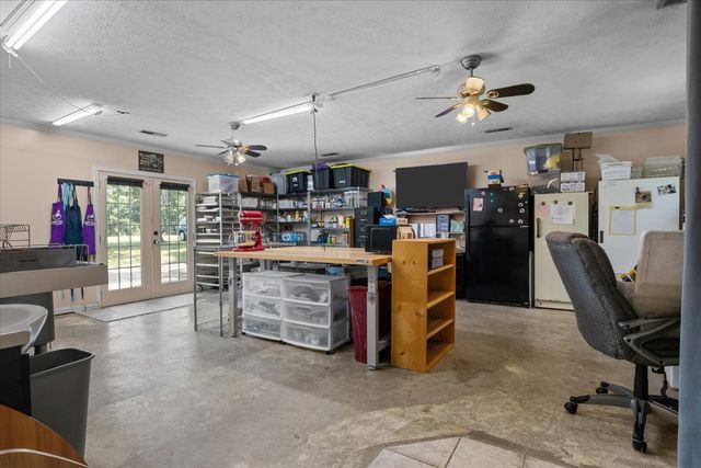 169 Oak Crest Dr, Tennessee Ridge, TN 37178