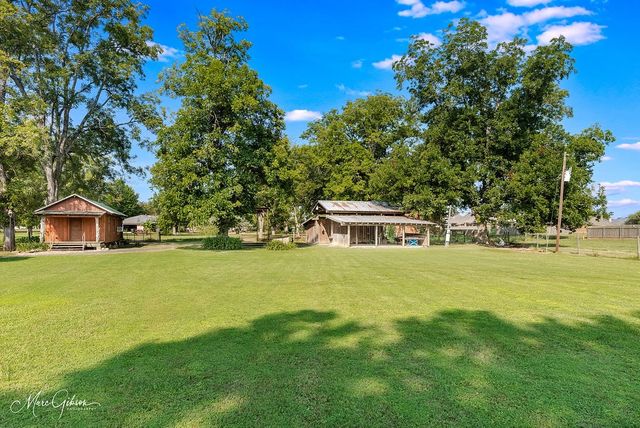 4938 Swan Lake Road, Bossier City, LA 71111