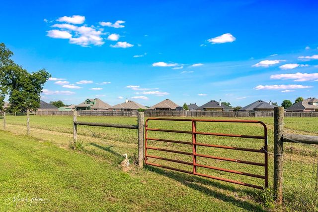 4938 Swan Lake Road, Bossier City, LA 71111