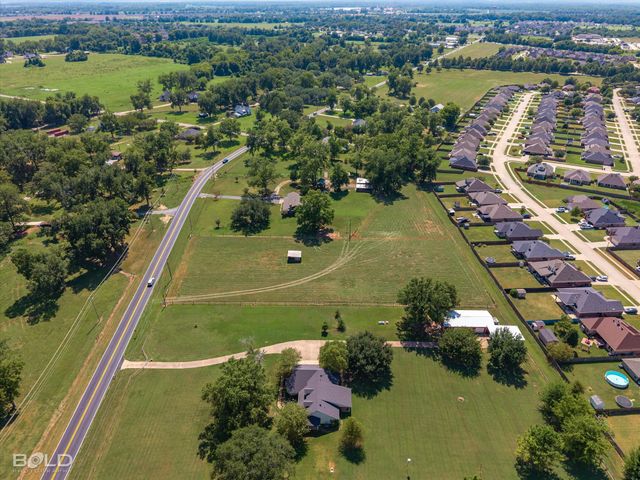 4938 Swan Lake Road, Bossier City, LA 71111