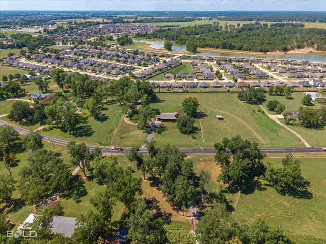 4938 Swan Lake Road, Bossier City, LA 71111