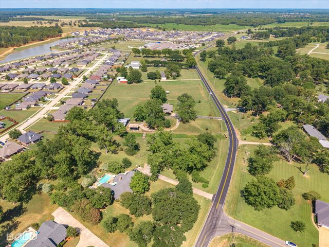 4938 Swan Lake Road, Bossier City, LA 71111