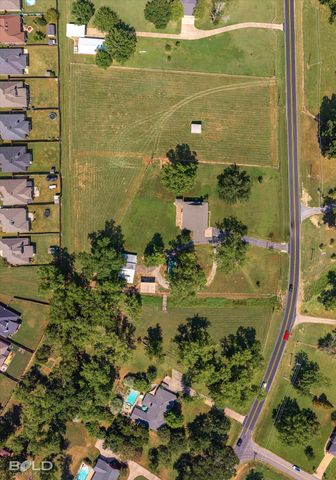 4938 Swan Lake Road, Bossier City, LA 71111