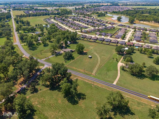 4938 Swan Lake Road, Bossier City, LA 71111