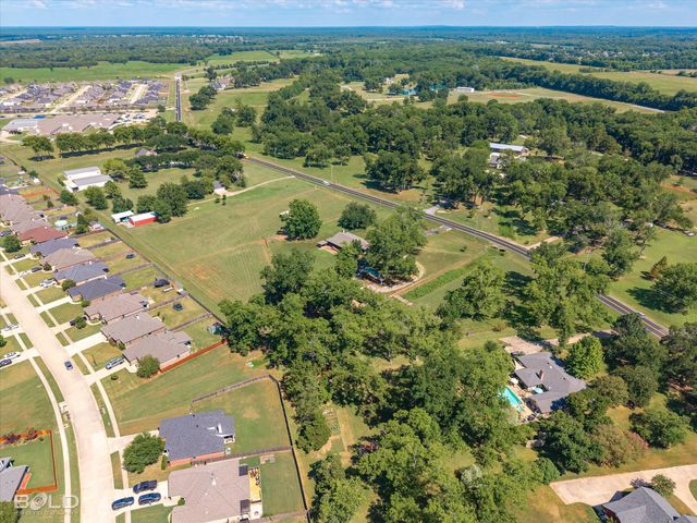 4938 Swan Lake Road, Bossier City, LA 71111