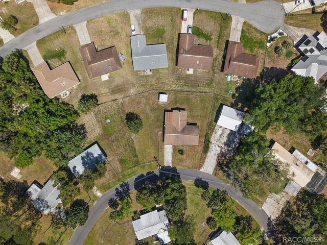 10765 W Spring Circle, Crystal River, FL 34428