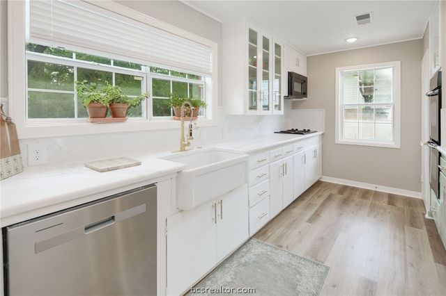 2402 Morris Lane, Bryan, TX 77802