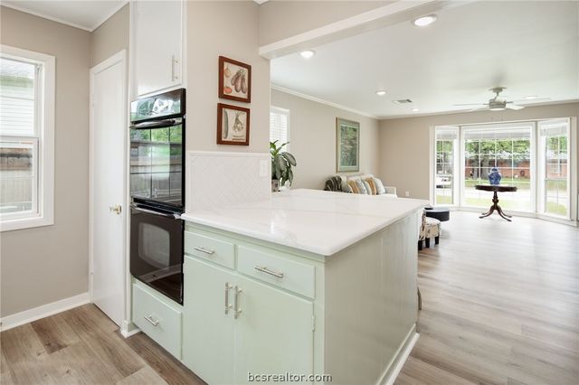 2402 Morris Lane, Bryan, TX 77802