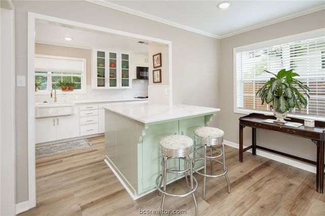 2402 Morris Lane, Bryan, TX 77802