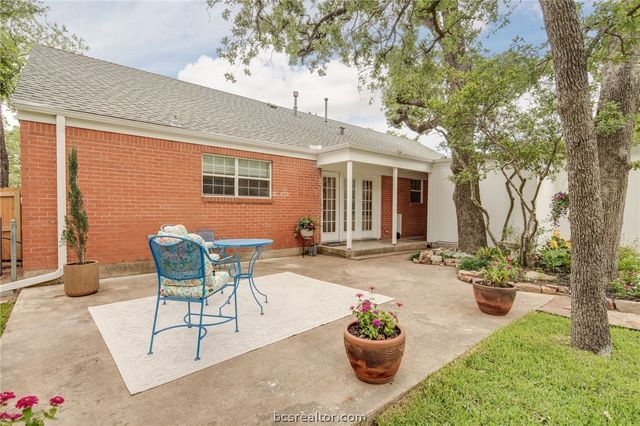 2402 Morris Lane, Bryan, TX 77802