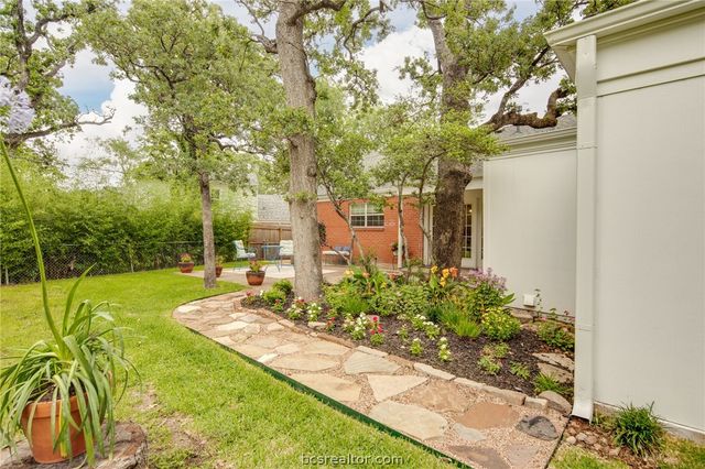 2402 Morris Lane, Bryan, TX 77802