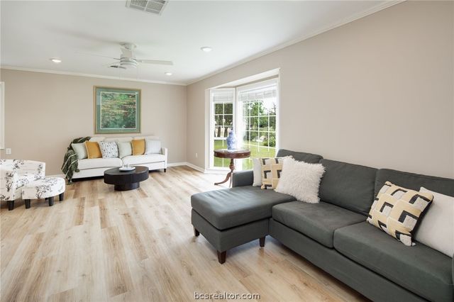 2402 Morris Lane, Bryan, TX 77802