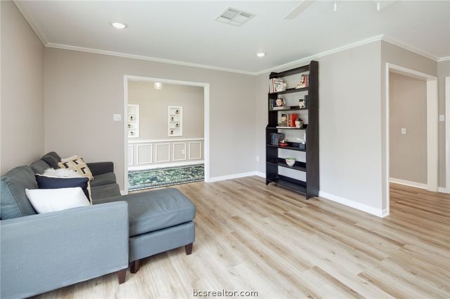 2402 Morris Lane, Bryan, TX 77802