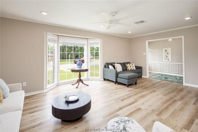 2402 Morris Lane, Bryan, TX 77802