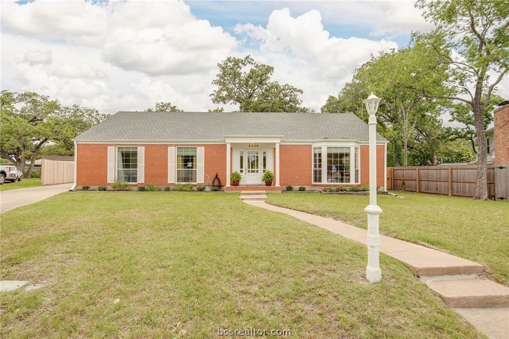 2402 Morris Lane, Bryan, TX 77802