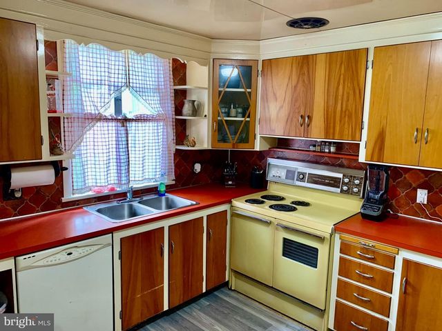 115 E PERSHING AVE, Lebanon, PA 17042