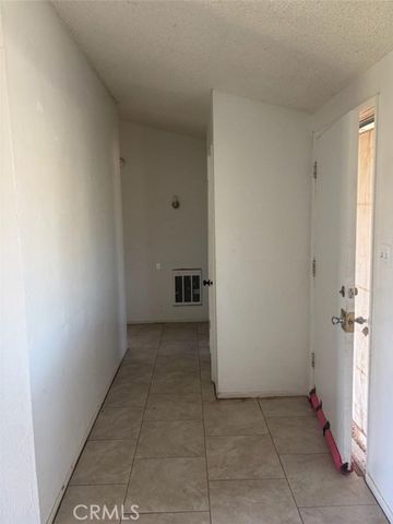 21024 79th, California City, CA 93505