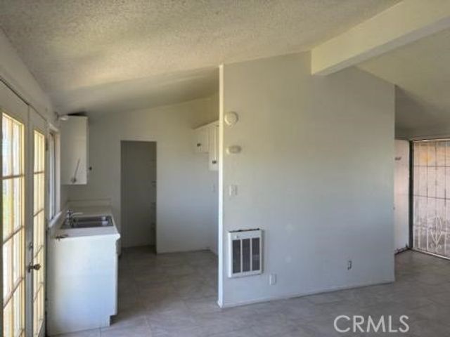 21024 79th, California City, CA 93505