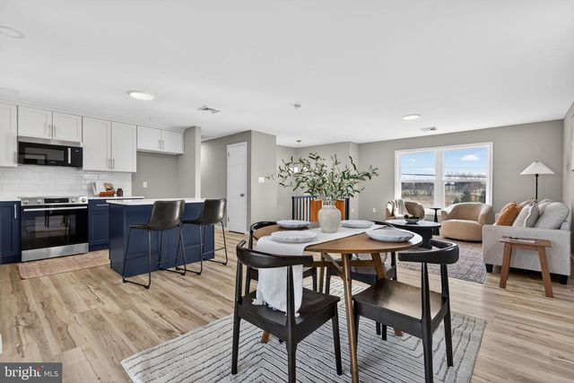 1721 PIONEER RD, Lancaster, PA 17602